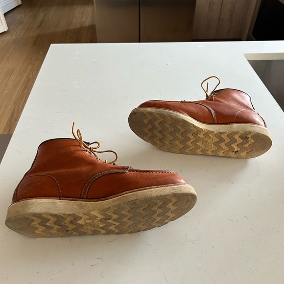 Red Wing Classic 6” Moc Toe Boot - Picture 2 of 9